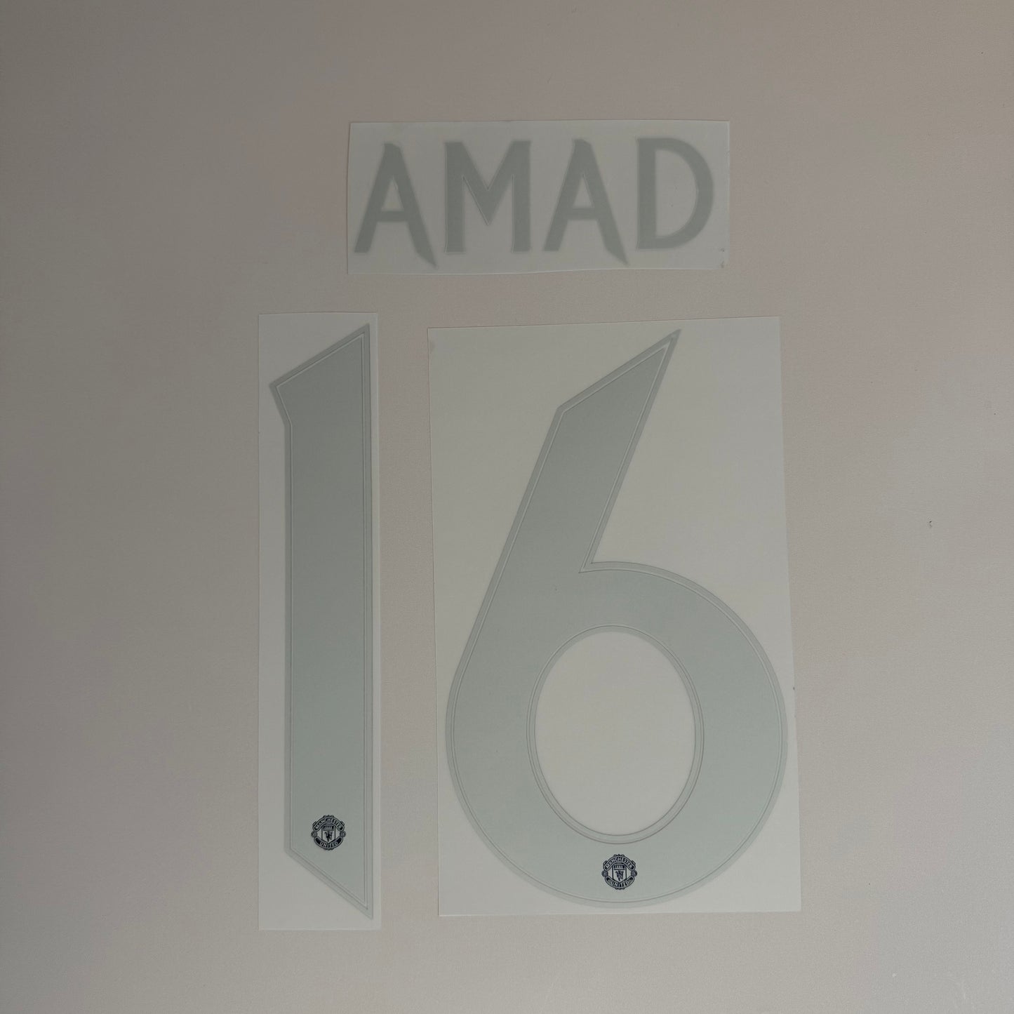 24-25 Manchester United Away Cup Font