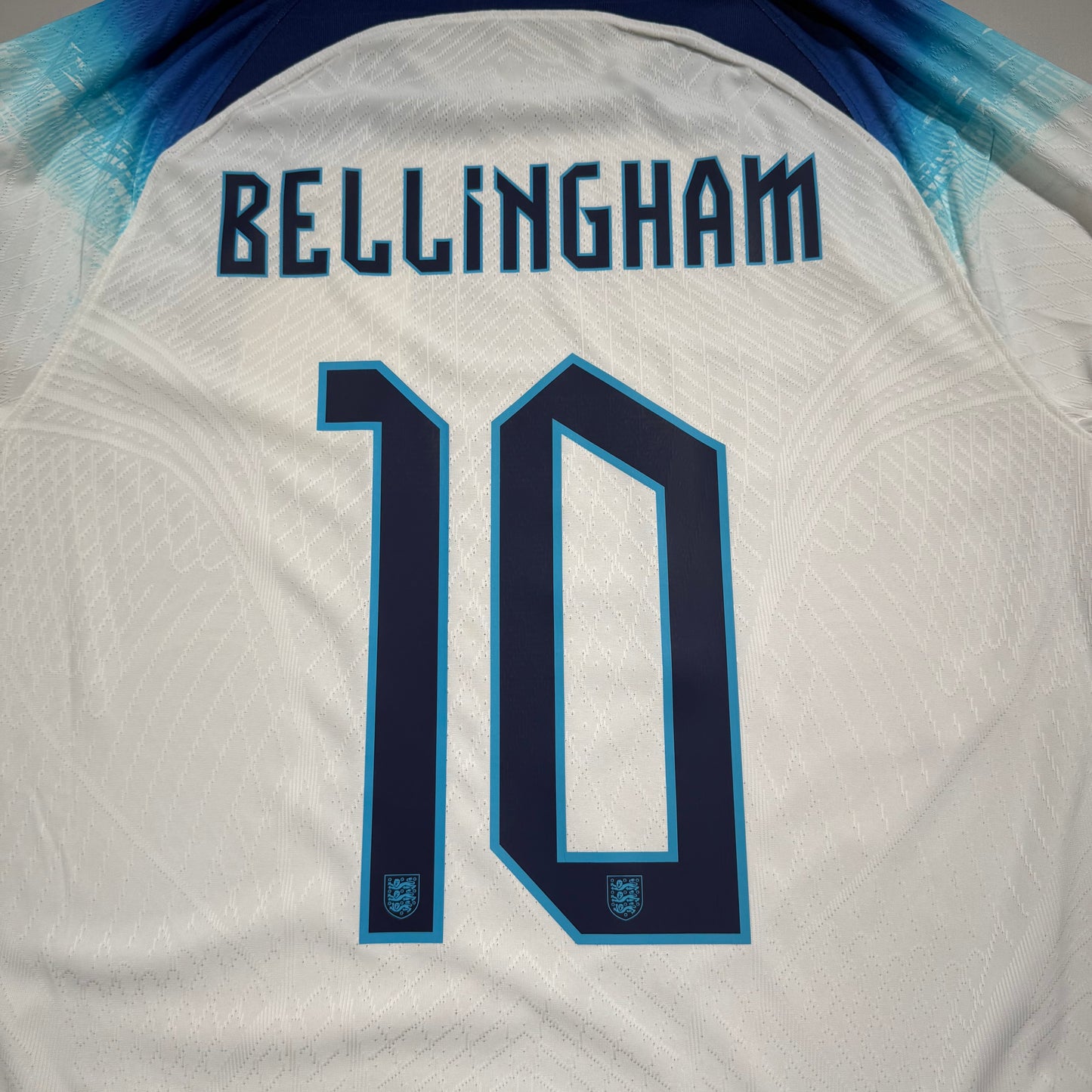 Official #10 Bellingham 2022 England Home Authentic Shirt Size L
