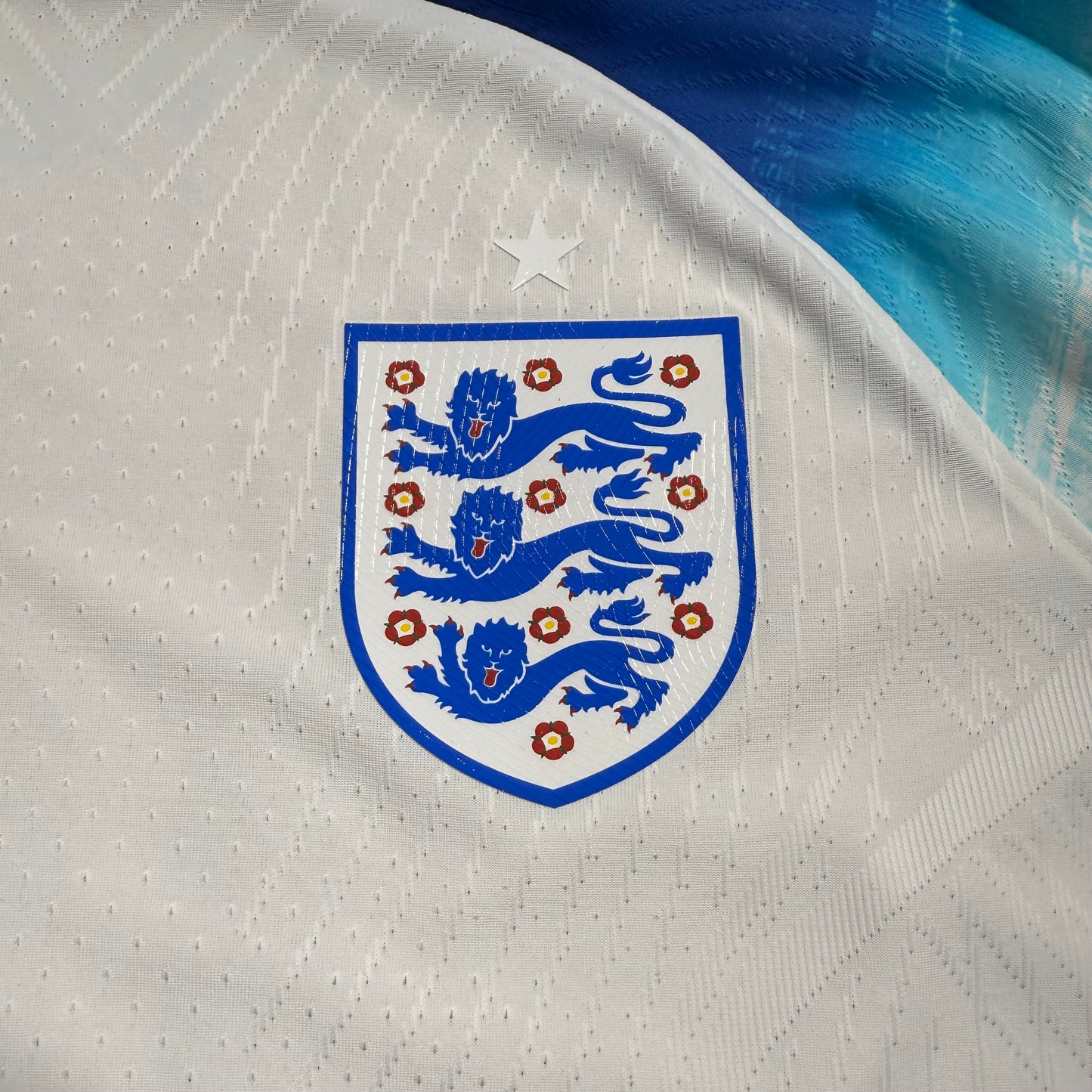 Official #10 Bellingham 2022 England Home Authentic Shirt Size L