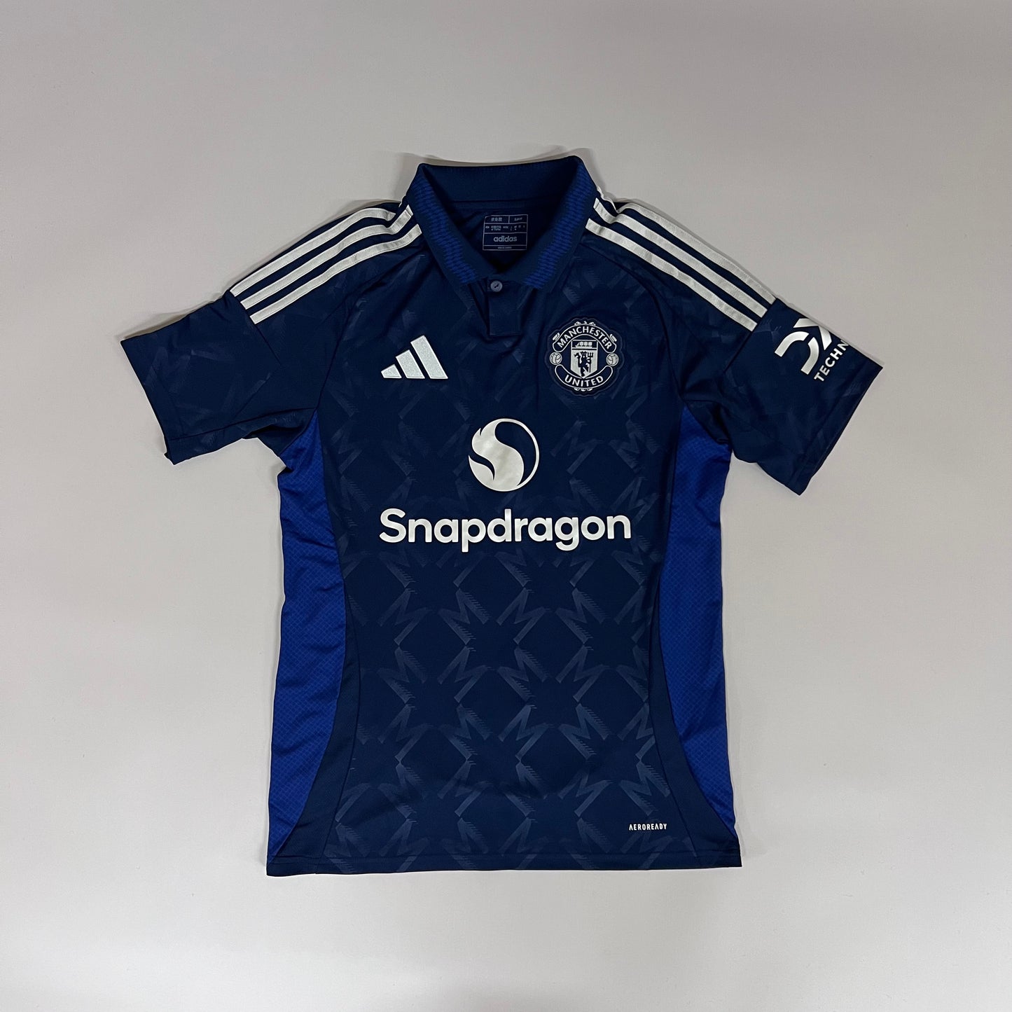 #8 Yunjin | 24-25 Manchester United AWAY x LE SSERAFIM Special Edition