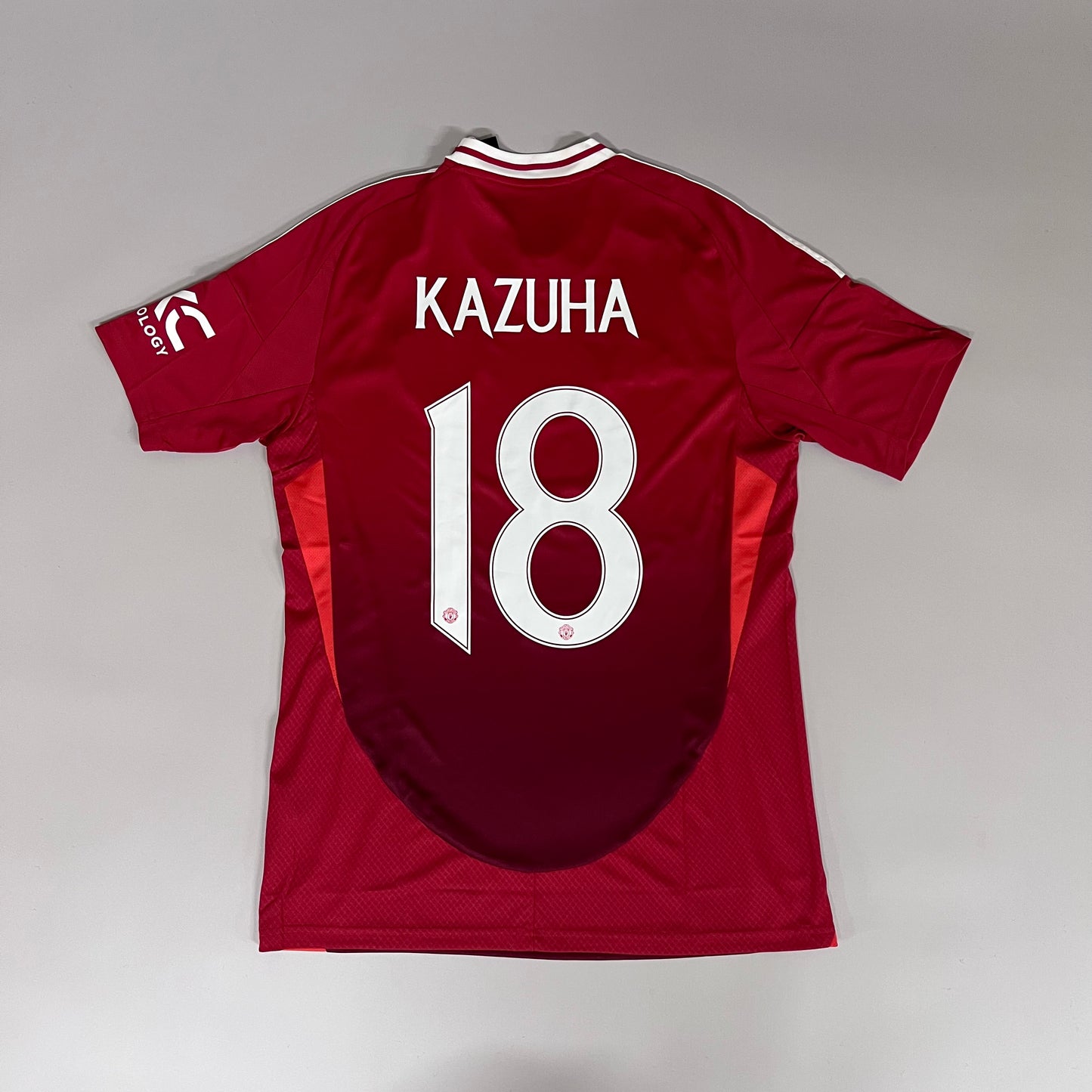 #18 Kazuha | Manchester United HOME × LE SSERAFIM Special Edition