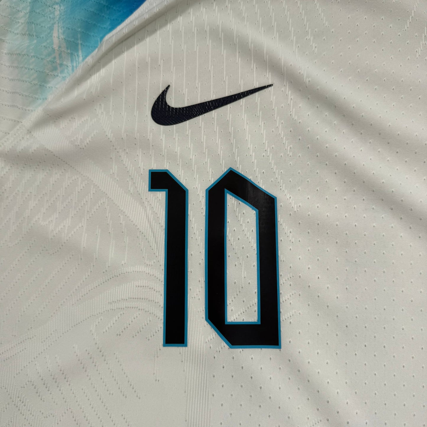Official #10 Bellingham 2022 England Home Authentic Shirt Size L