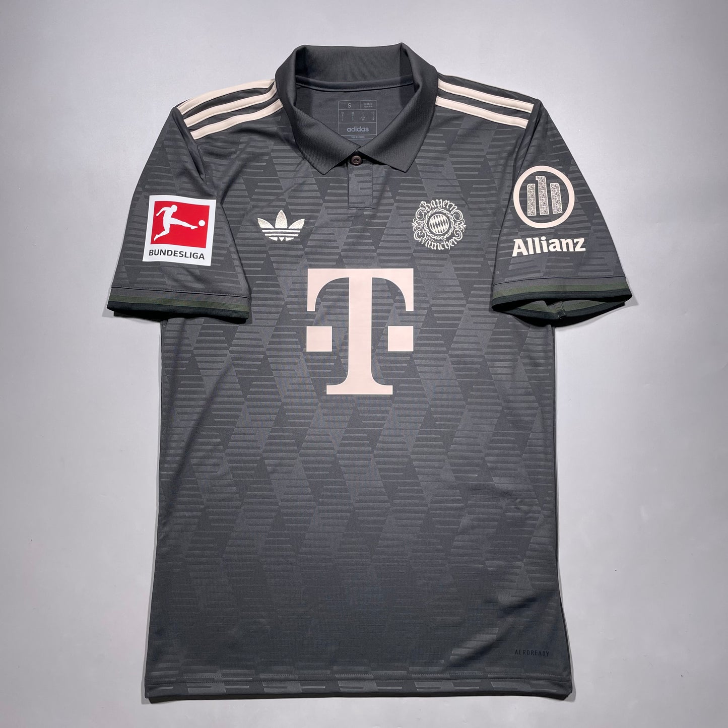 Official #45 Pavlovic 24/25 Bayern Munchen Oktoberfest Stadium Shirt
