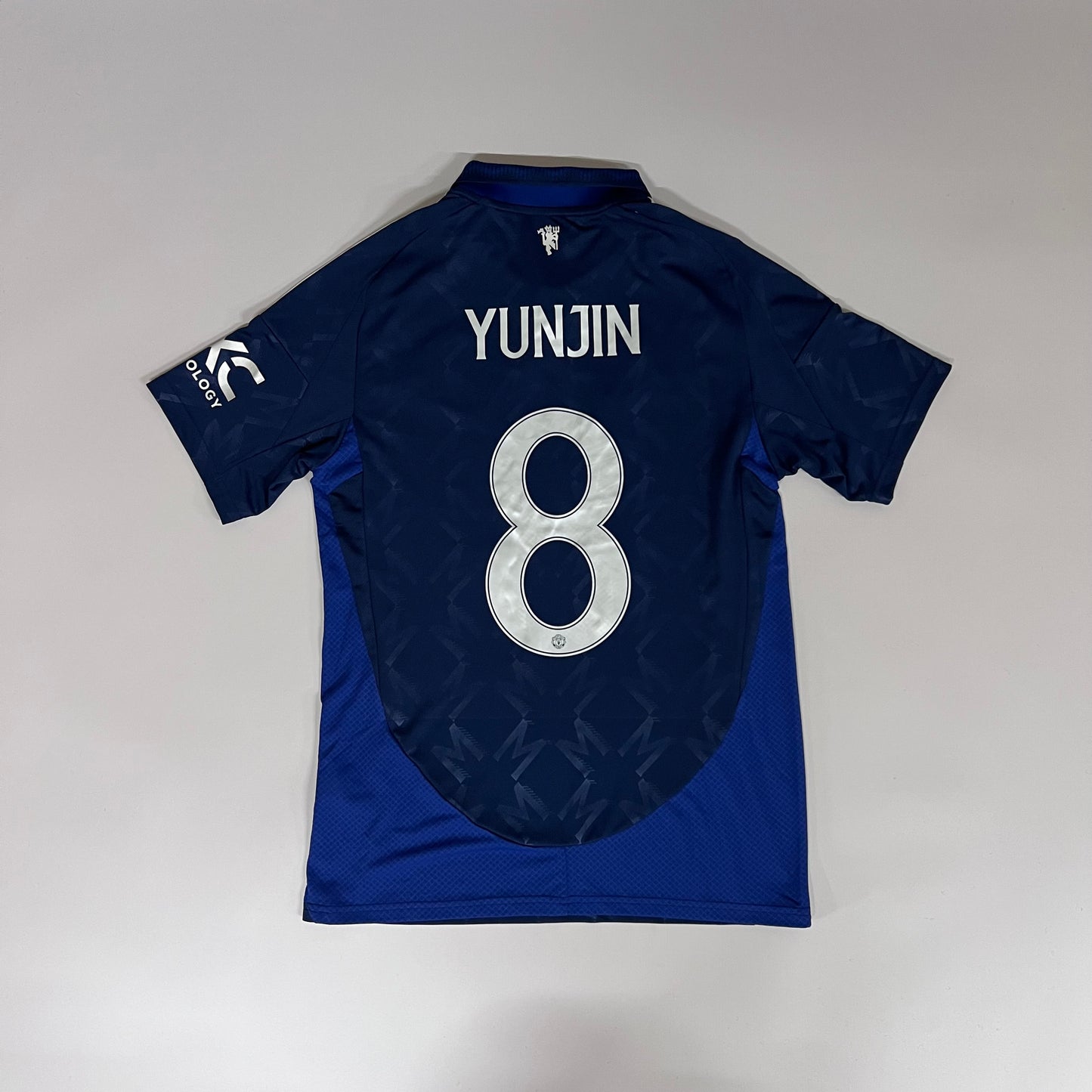 #8 Yunjin | 24-25 Manchester United AWAY x LE SSERAFIM Special Edition