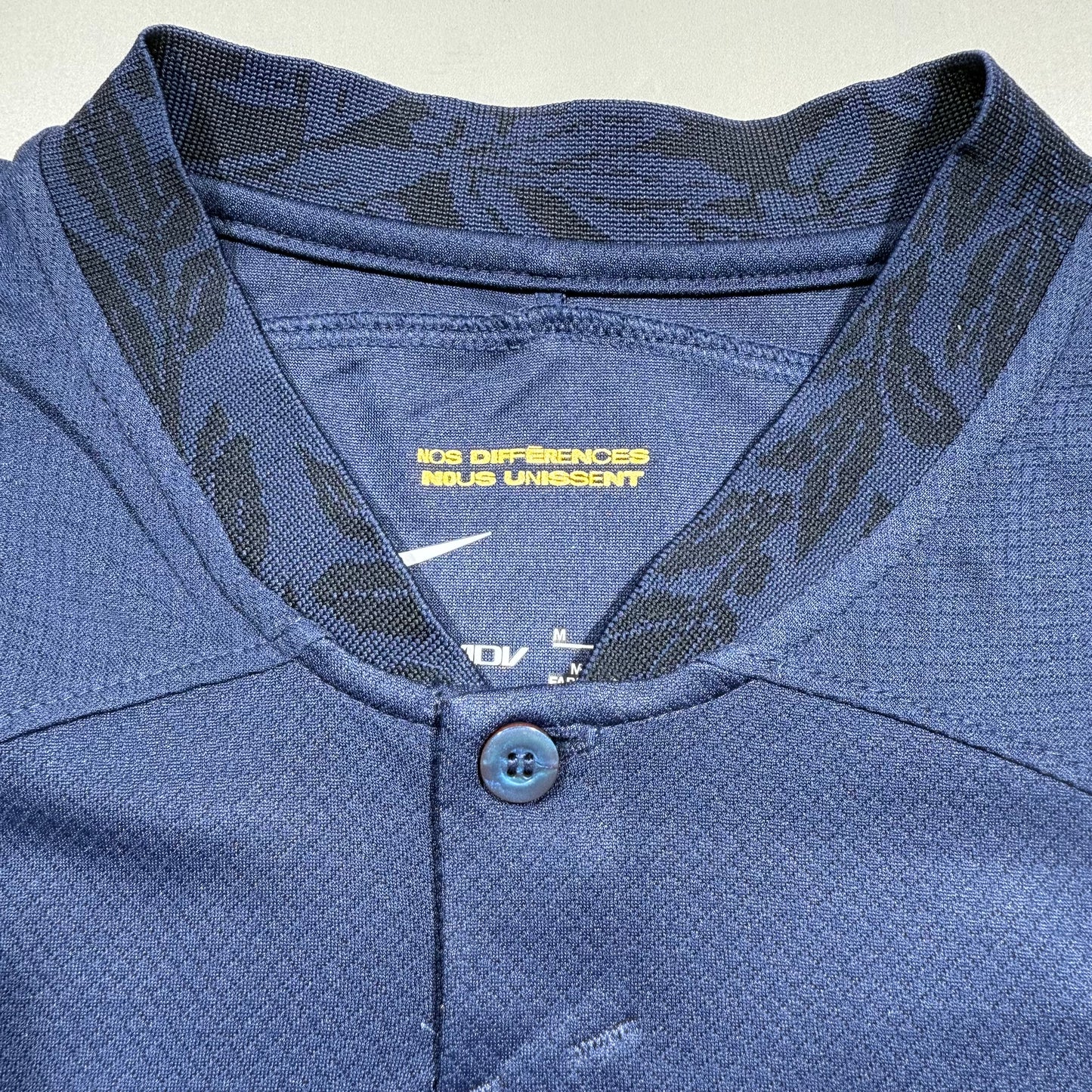 Official #9 Giroud 2022 France Home Stadium Shirt Qatar World Cup Size M