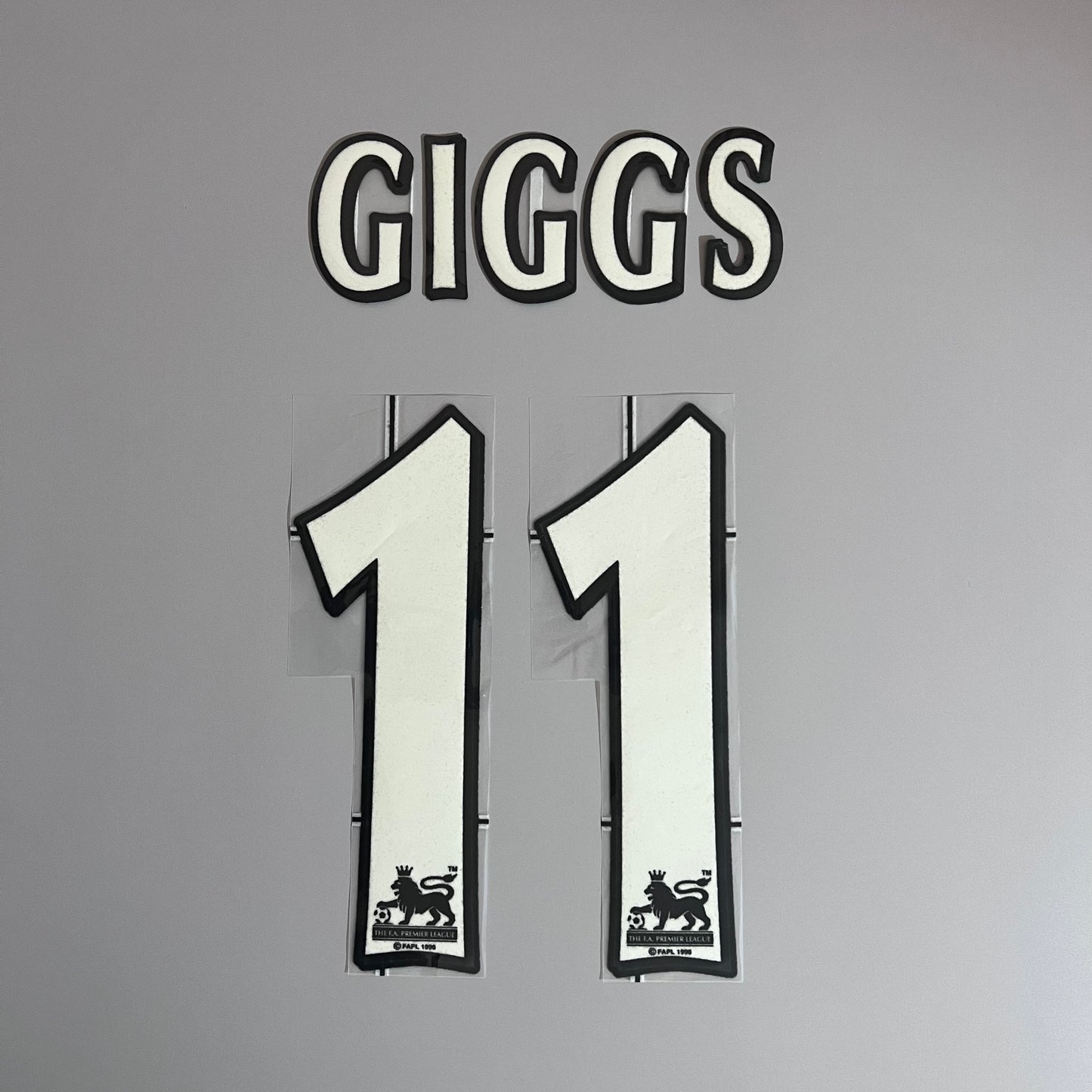 #11 GIGGS 93/03 Manchester United Home Name & Number set Premier League Official