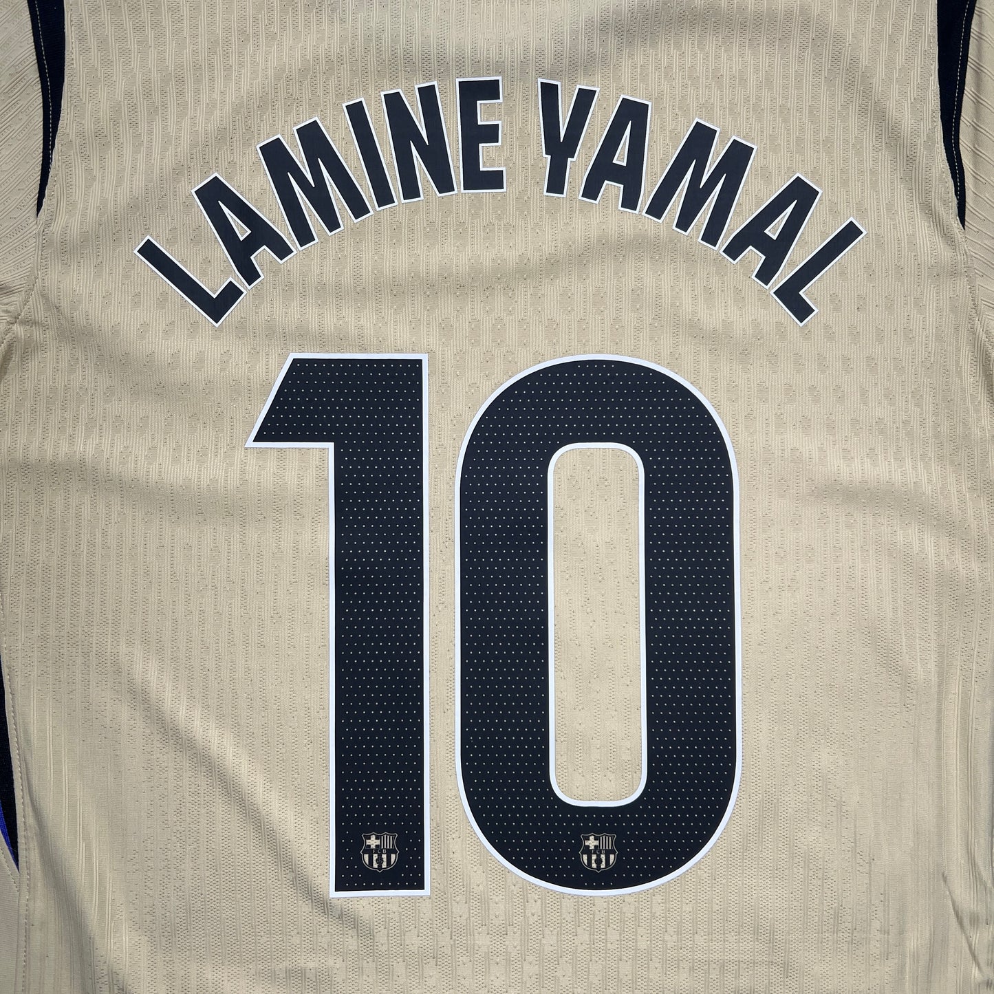 Official #10 Lamine Yamal 25/26 FC Barcelona Away Authentic Shirt La Liga Size L