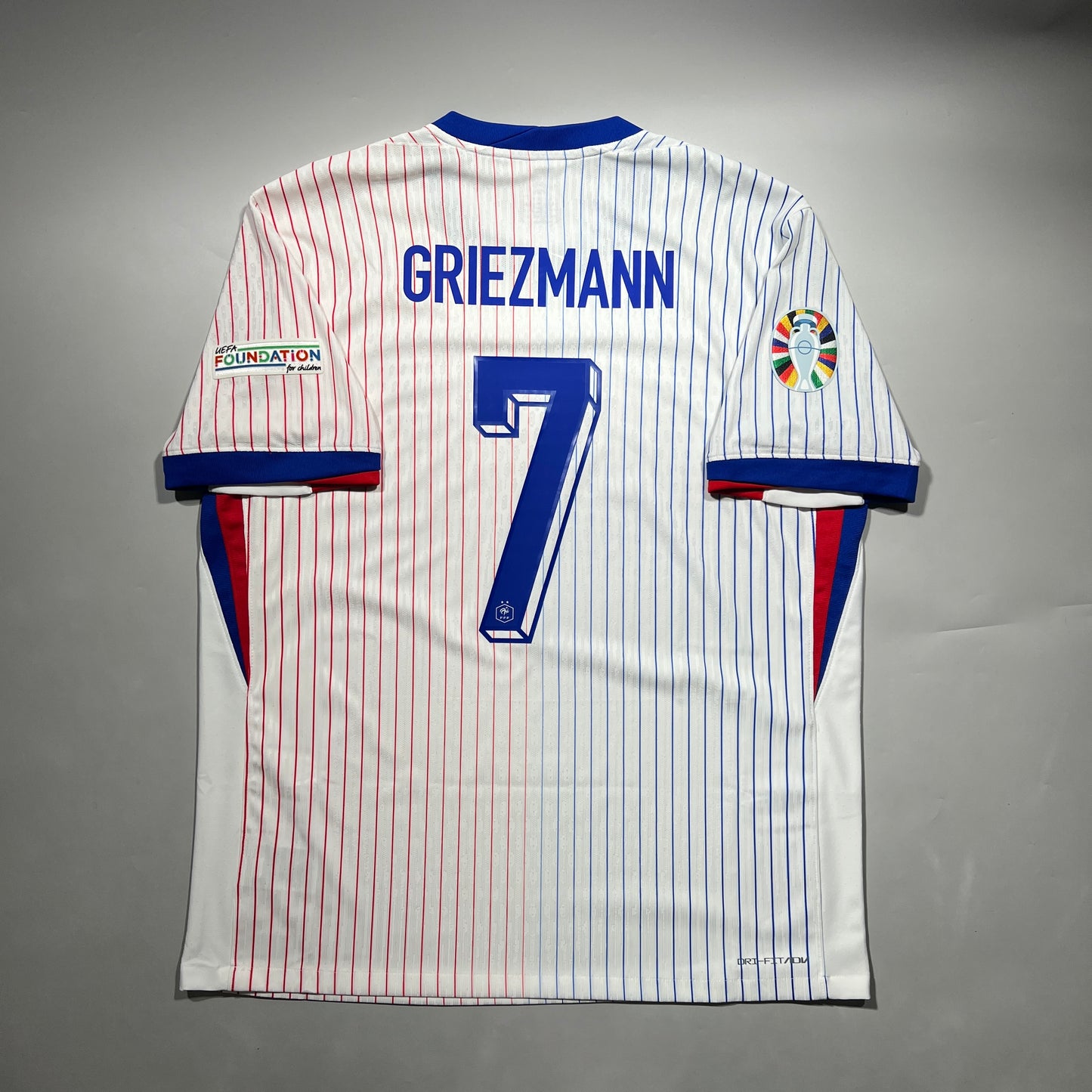 Official #7 Griezmann 2024 France Away Authentic Shirt Size XL