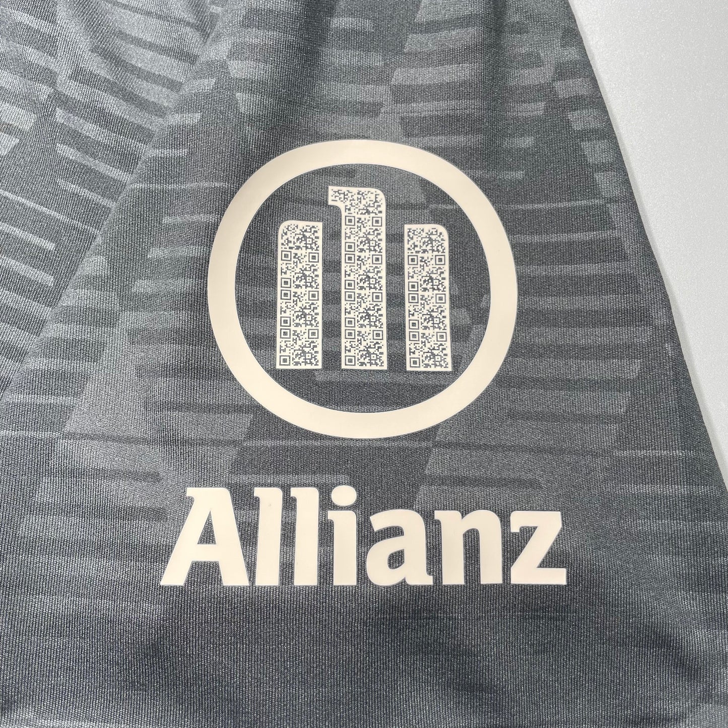 Official #25 Muller 24/25 Bayern Munchen Oktoberfest Stadium Shirt