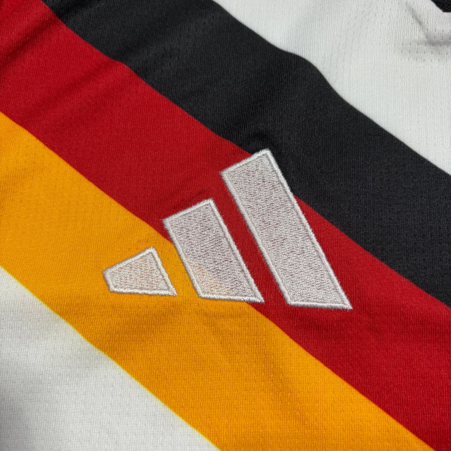 Official 2026 Germany Home Stadium Long Sleeve Shirt