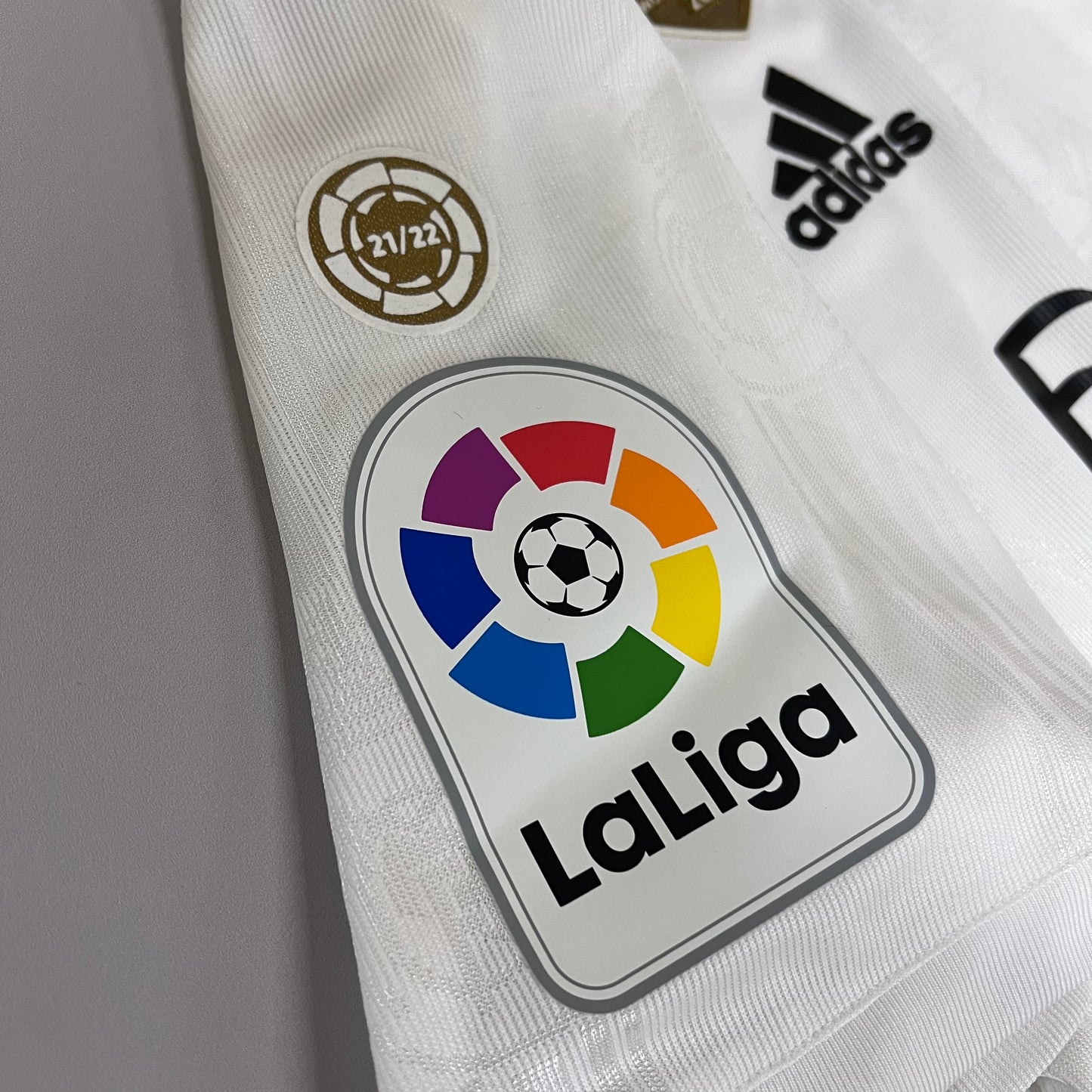 [LIMITED] #9 Benzema | 22-23 Real Madrid La Liga Home Authentic