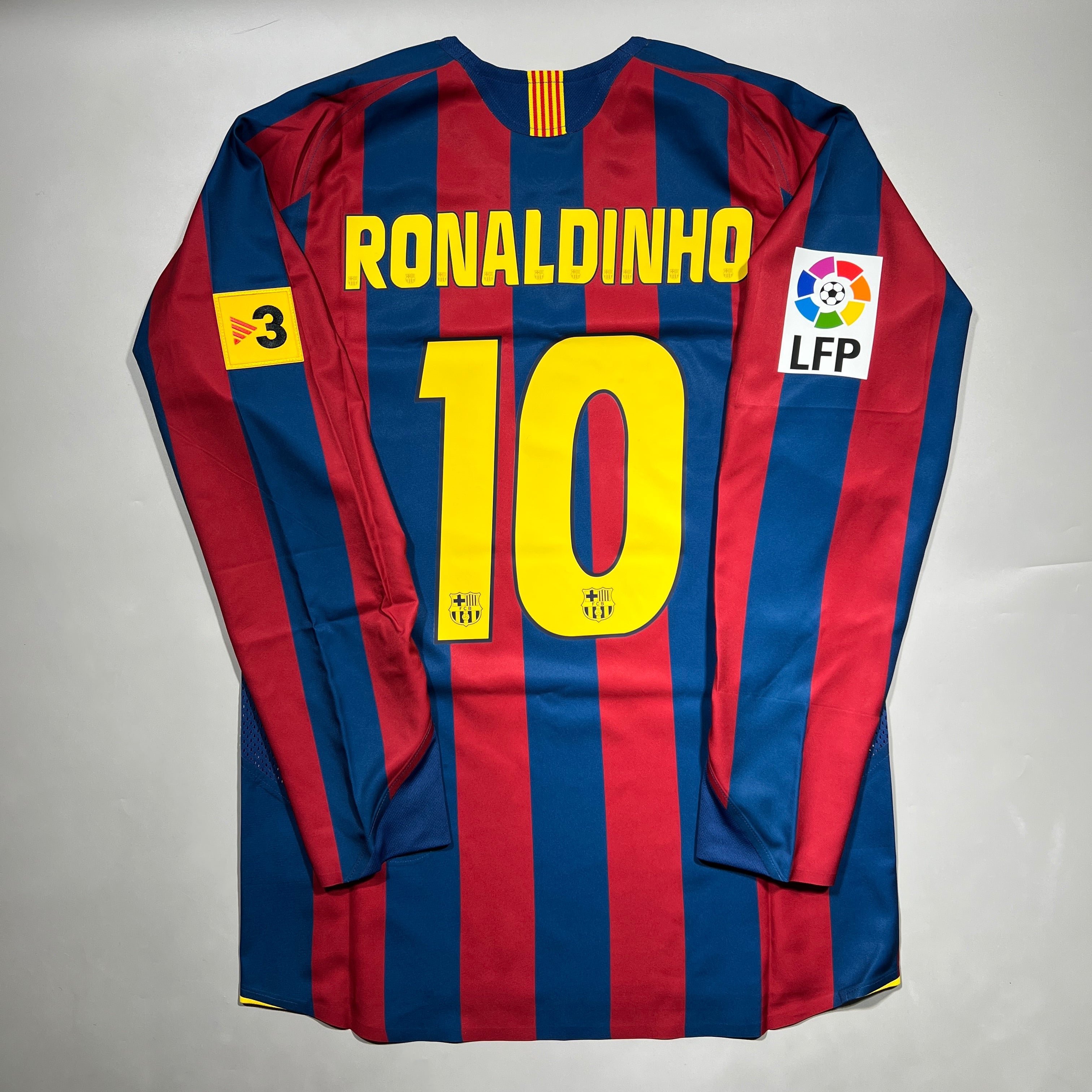 Official #10 Ronaldinho 05/06 FC Barcelona Home Reissue Long