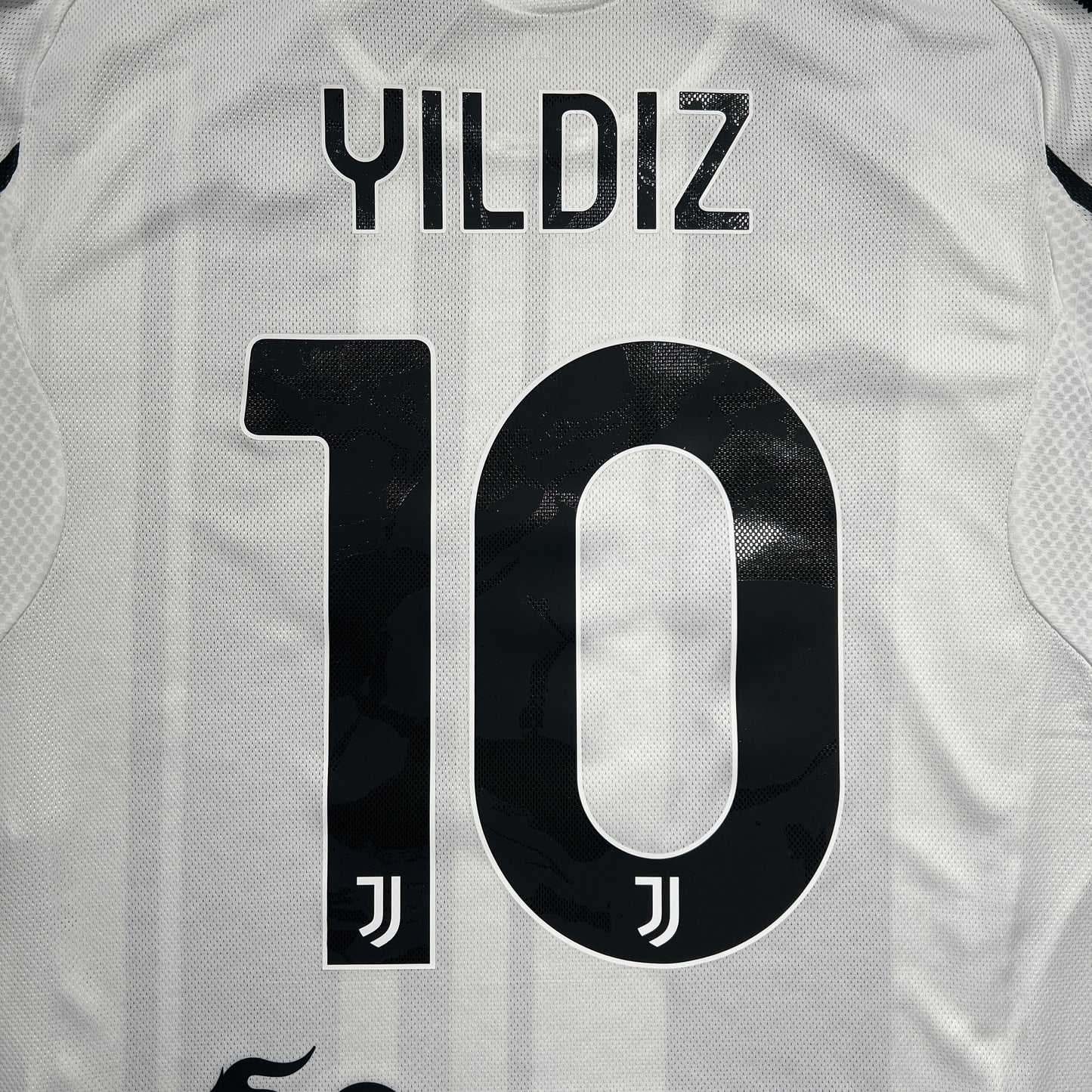 Official #10 Yildiz 25/26 Juventus Home Authentic Shirt Serie A EU Edition Size L（JP:2XL）