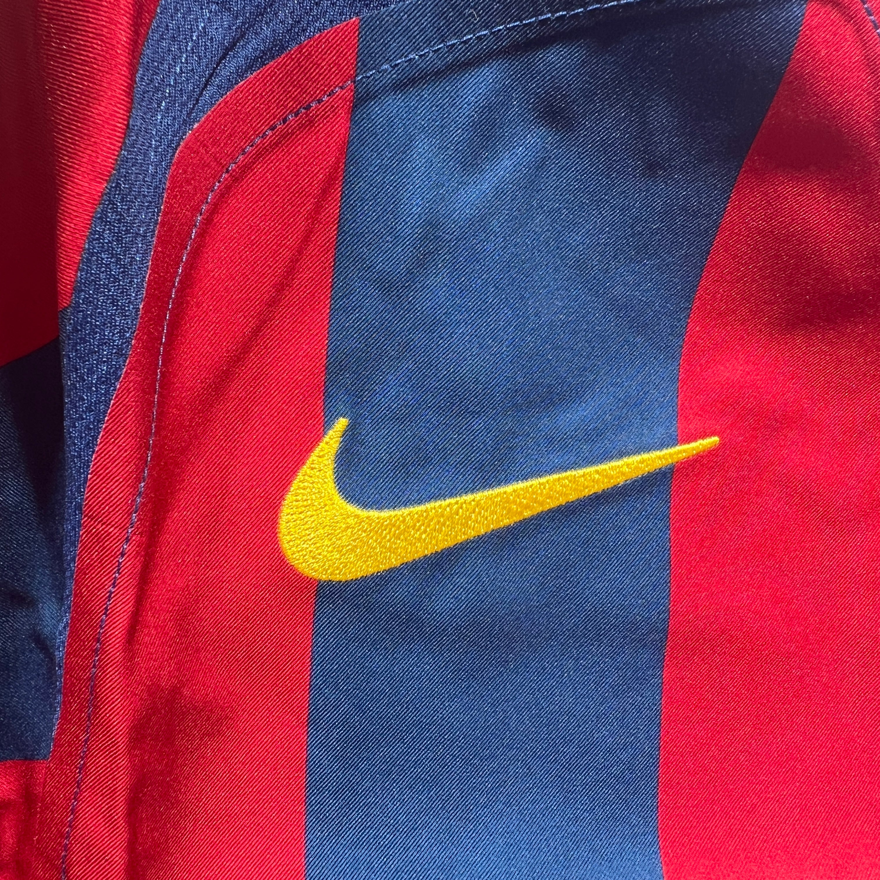 Official #10 Ronaldinho 05/06 FC Barcelona Home Reissue Long