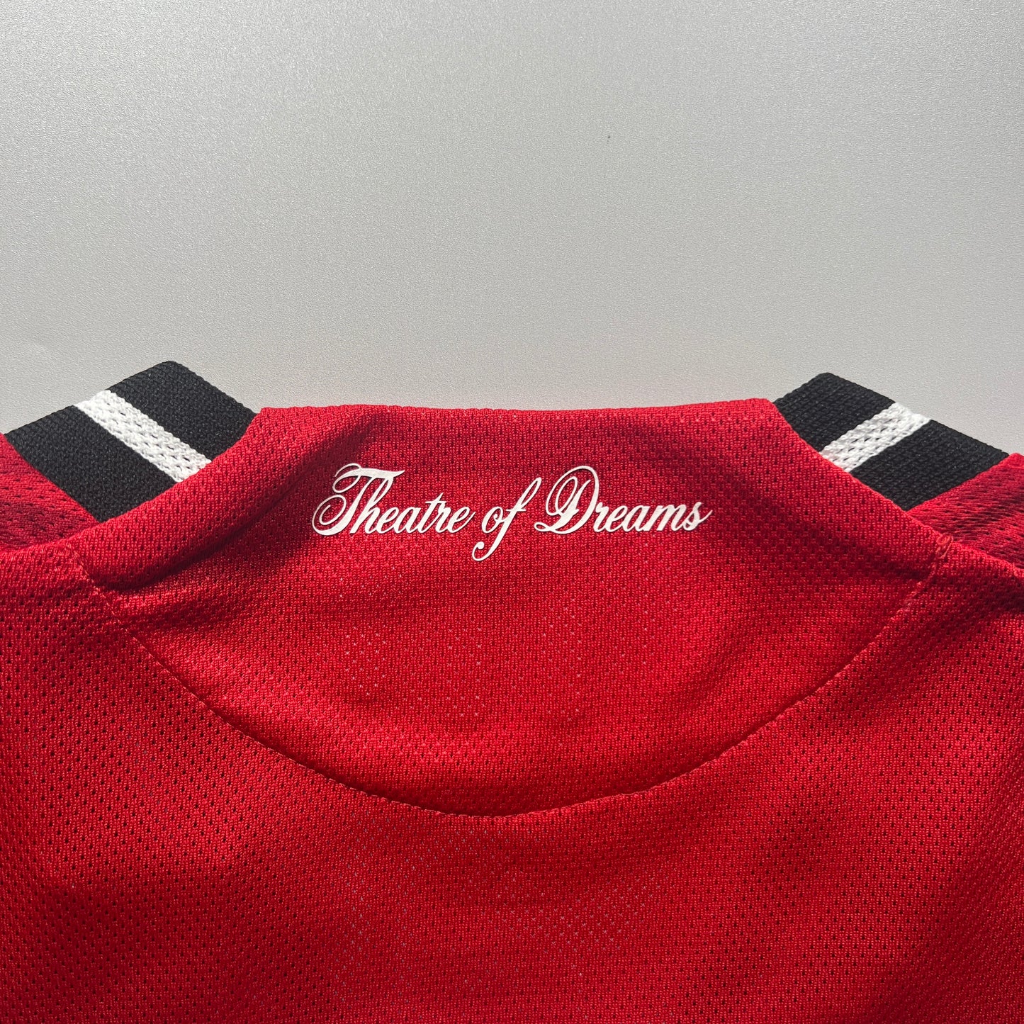 Official #8 B.Fernandes 25/26 Manchester United Home Authentic Shirt Long Sleeve