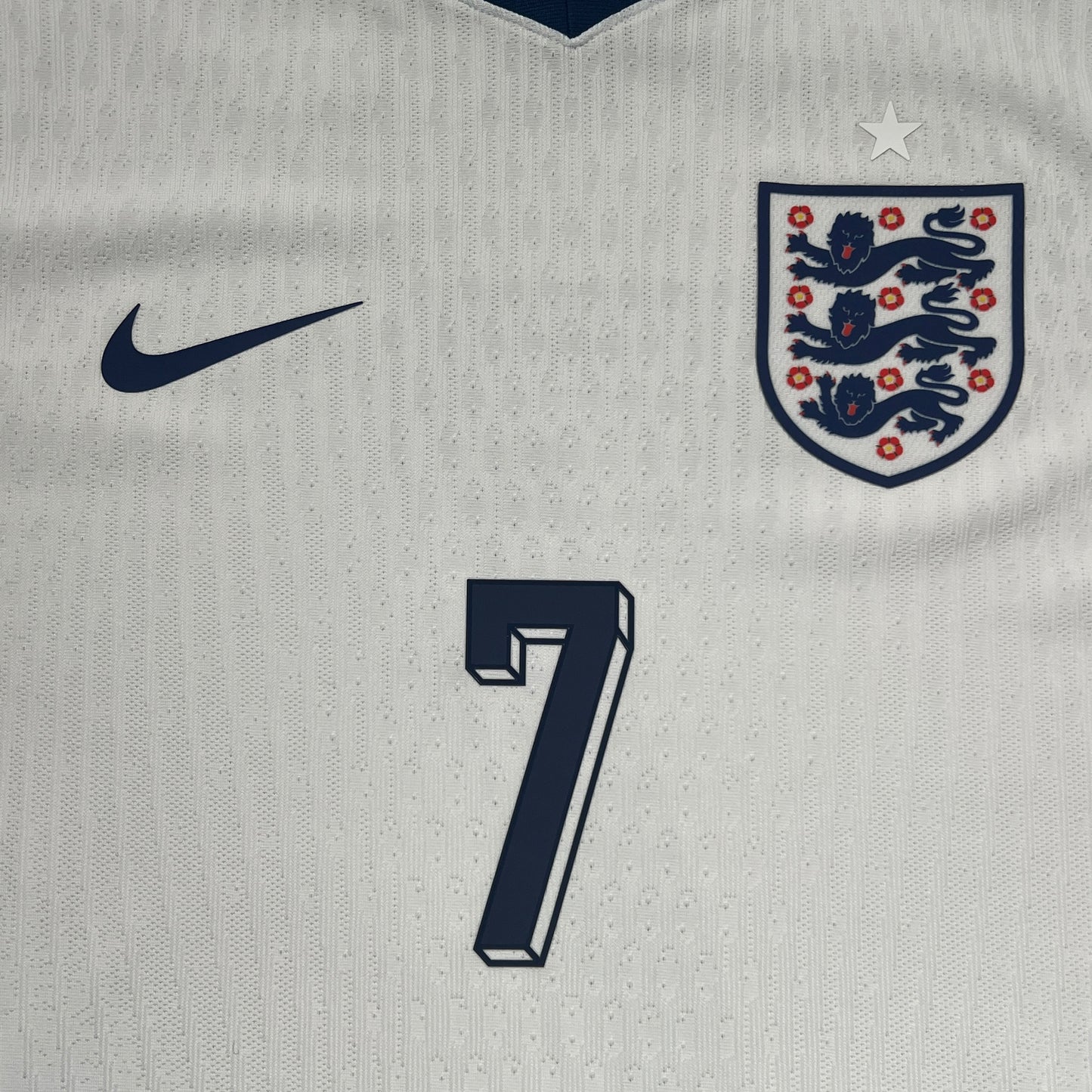 Official #7 Saka 2024 England Home Authentic Shirt Size Ｍ
