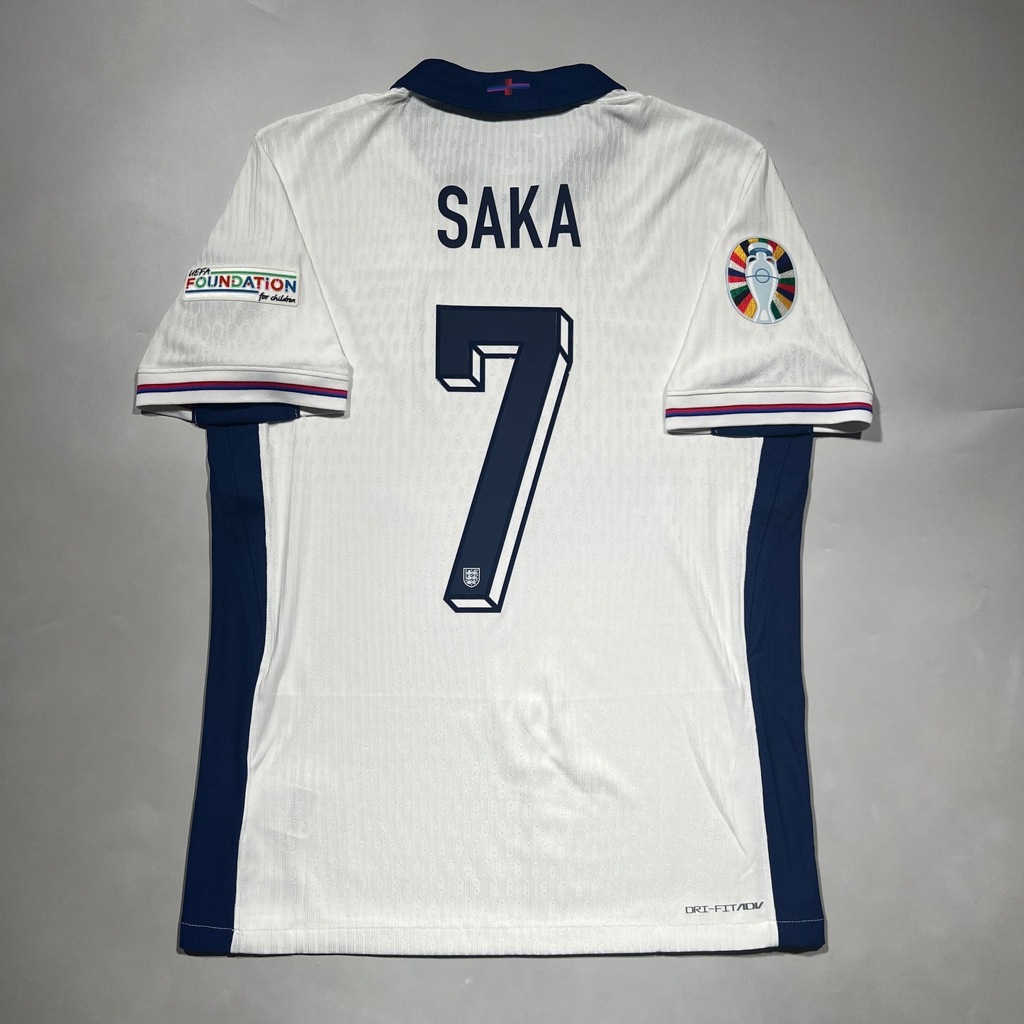 Official #7 Saka 2024 England Home Authentic Shirt Size Ｍ