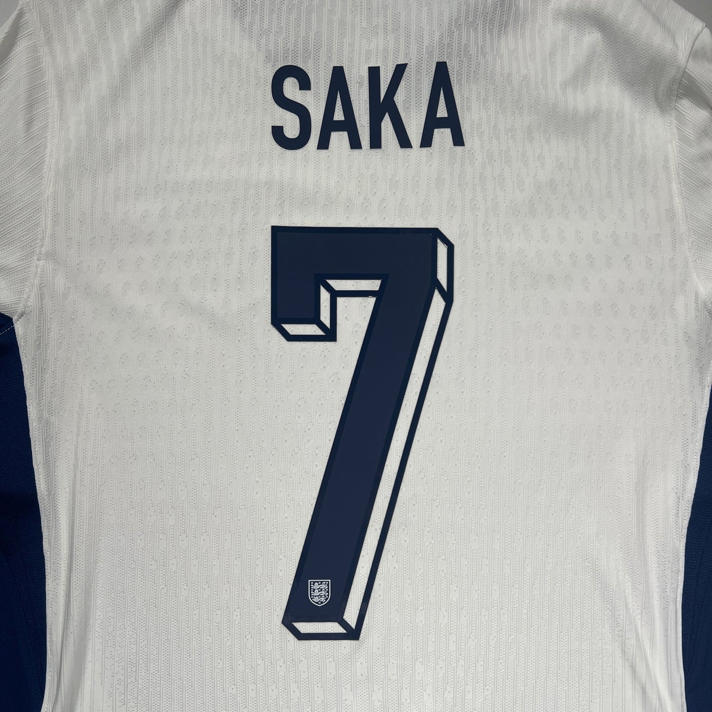 Official #7 Saka 2024 England Home Authentic Shirt Size Ｍ