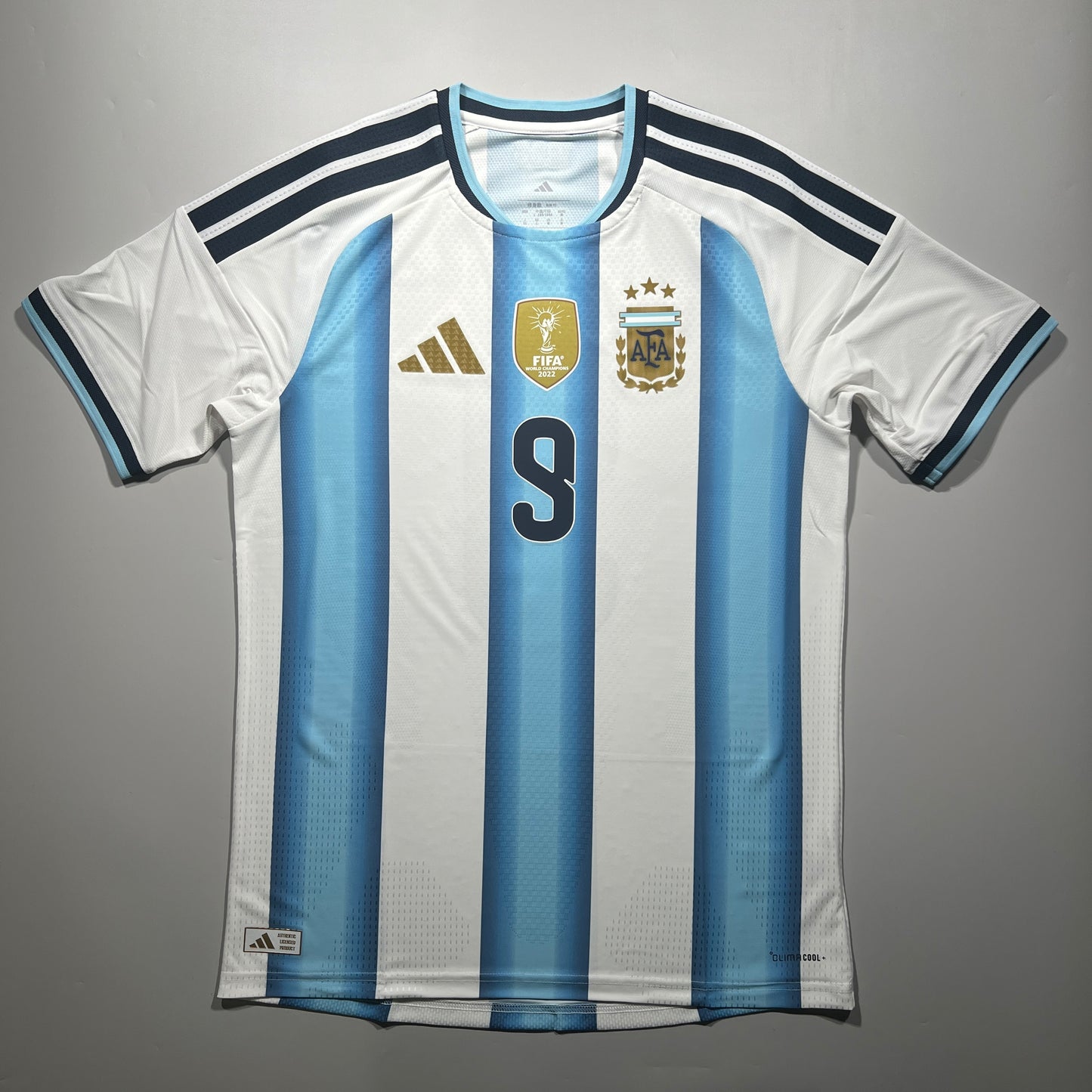 Official #9 J.Alvarez 2026 Argentina Home Authentic Shirt Size M (JP:XL)
