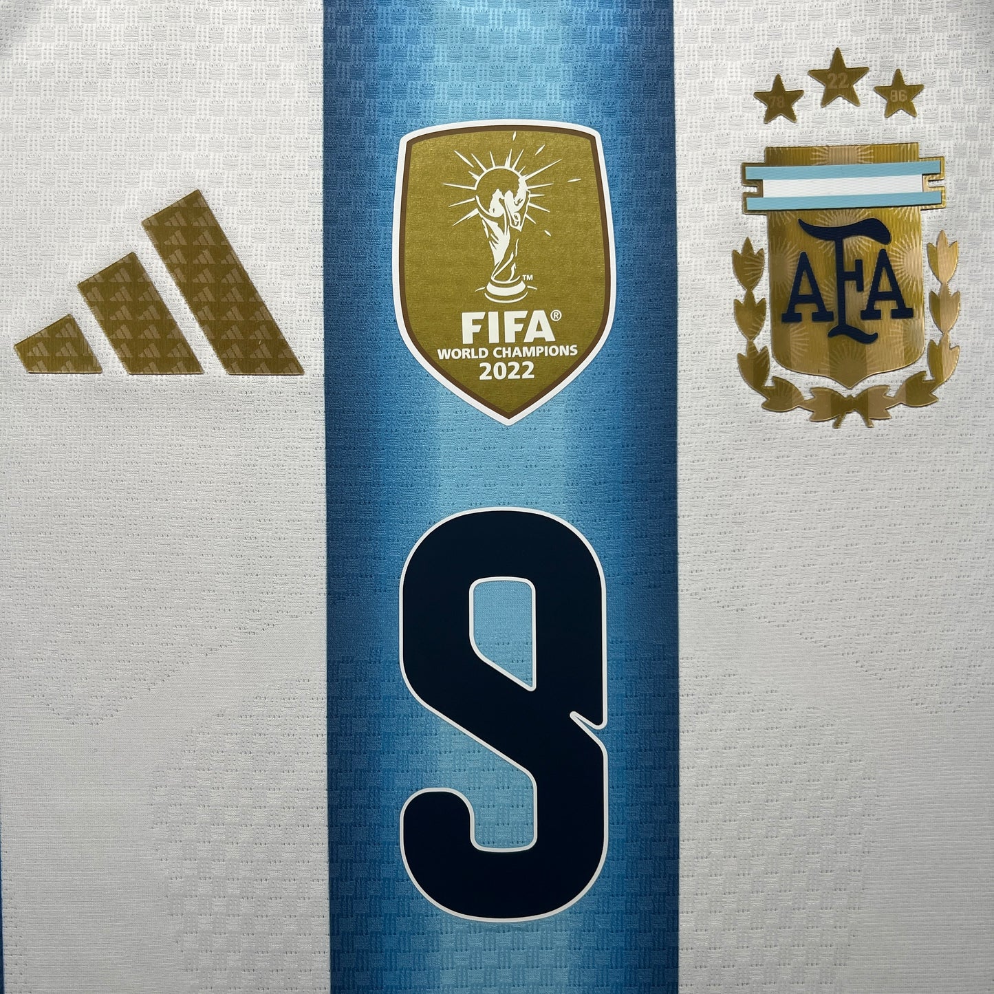 Official #9 J.Alvarez 2026 Argentina Home Authentic Shirt Size M (JP:XL)