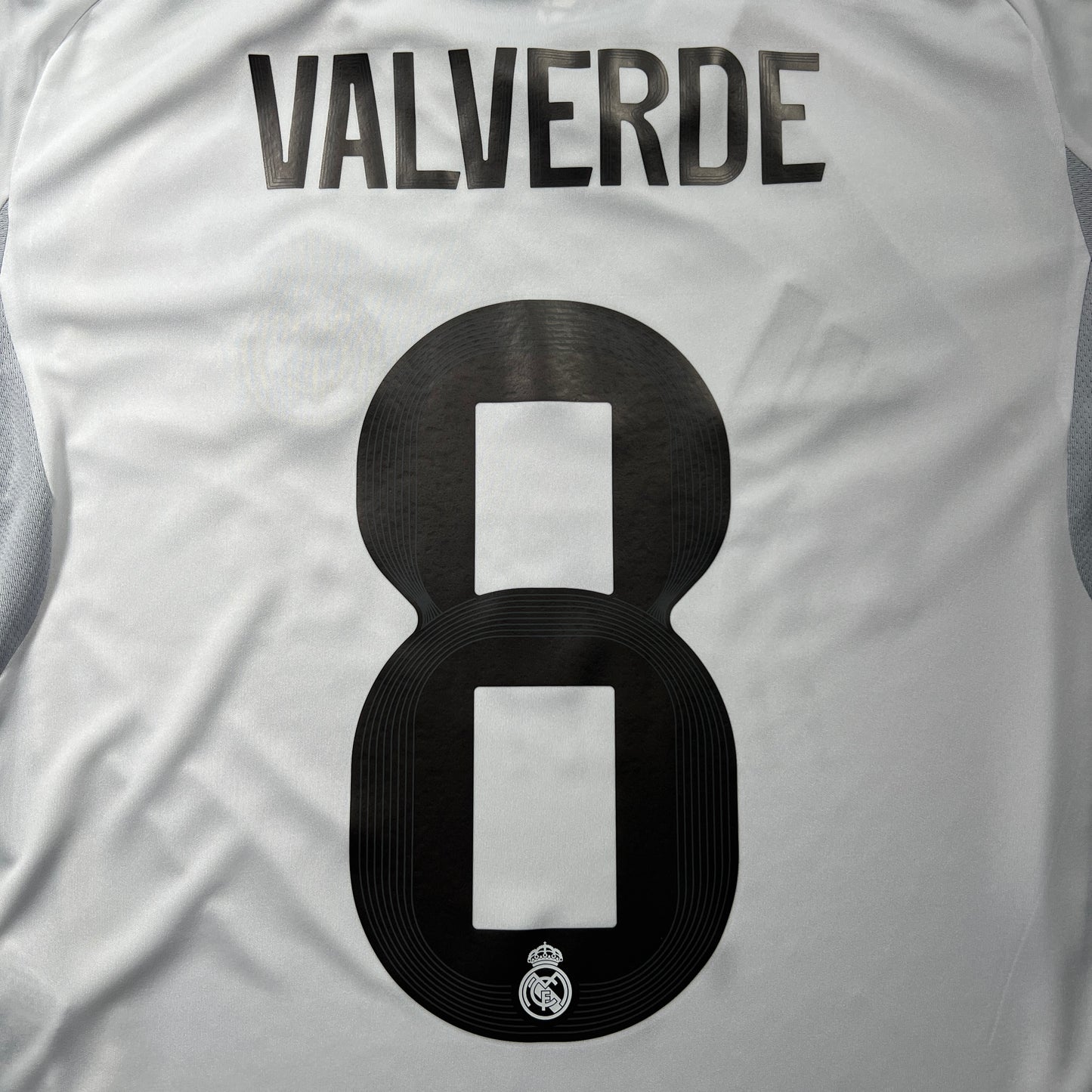 Official #8 Valverde 25/26 Real Madrid Home Stadium Shirt SIze S (JP:M)