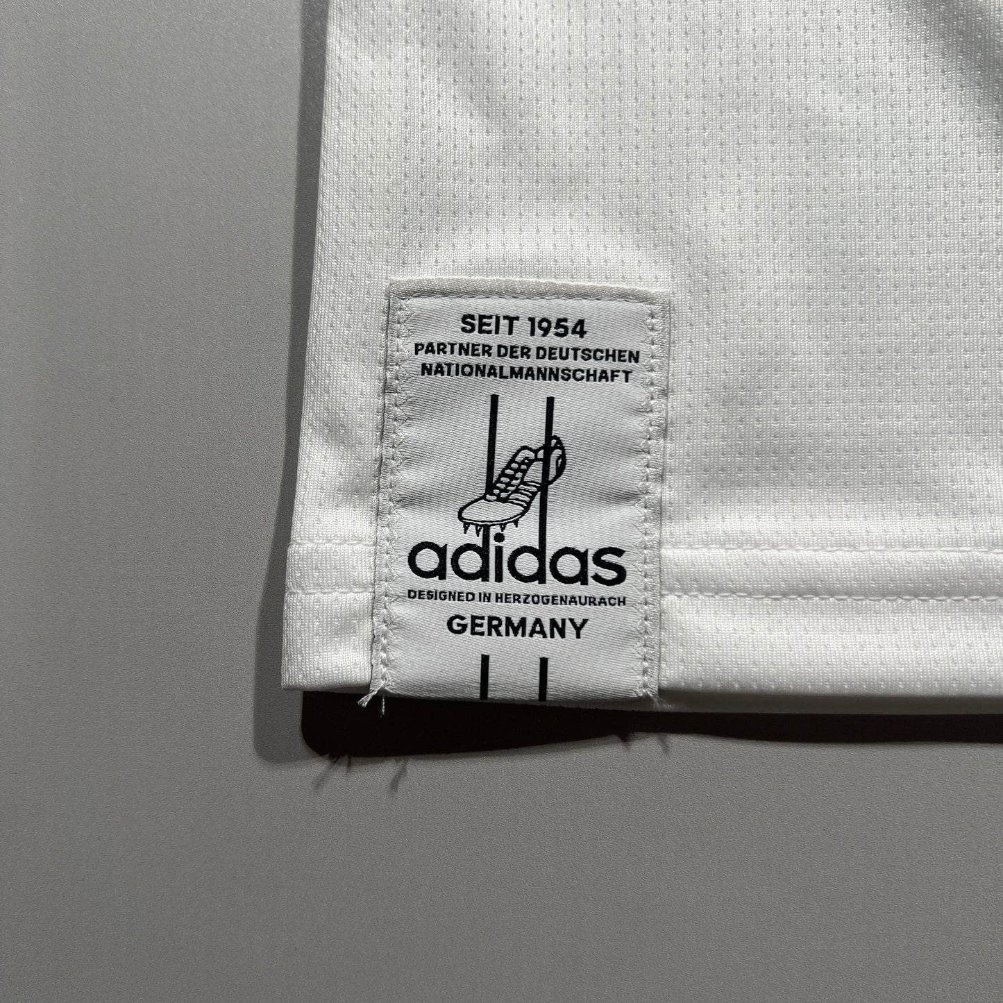 Official #11 Woltemade 2026 Germany Home Stadium Long Sleeve Shirt Size M (JP:XL) Adidas JM1380
